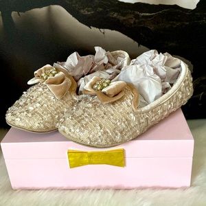 Absolutely cute bead and sequin indoor slipper size L